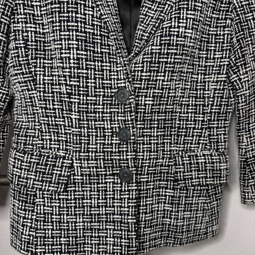 Michael Kors Black White Tweed Blazer Jacket Three Button Pocketed Size 6 - Picture 3 of 10
